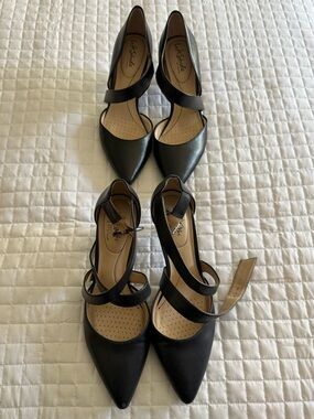 Life Stride Black Pointed Toe Strappy Heels